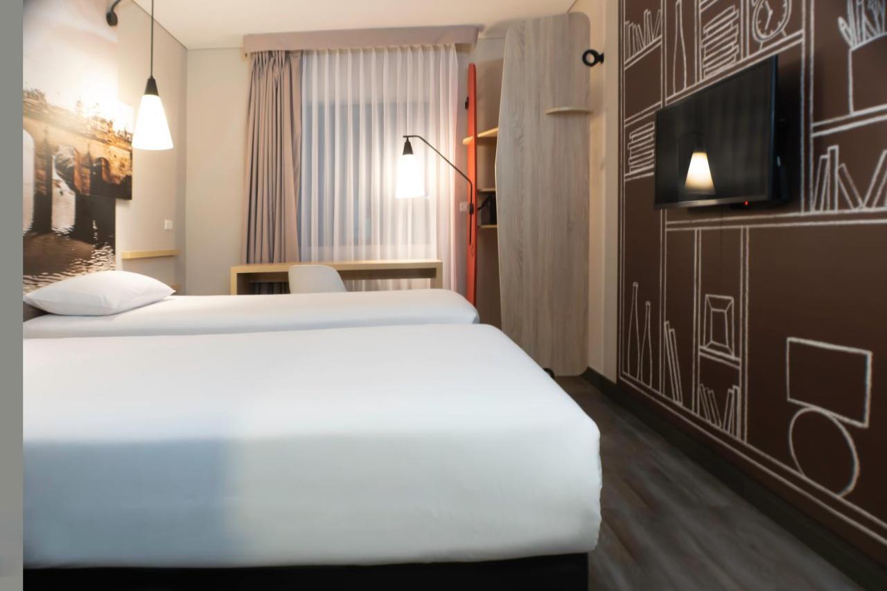 Ibis Chia Hotel Bagian luar foto