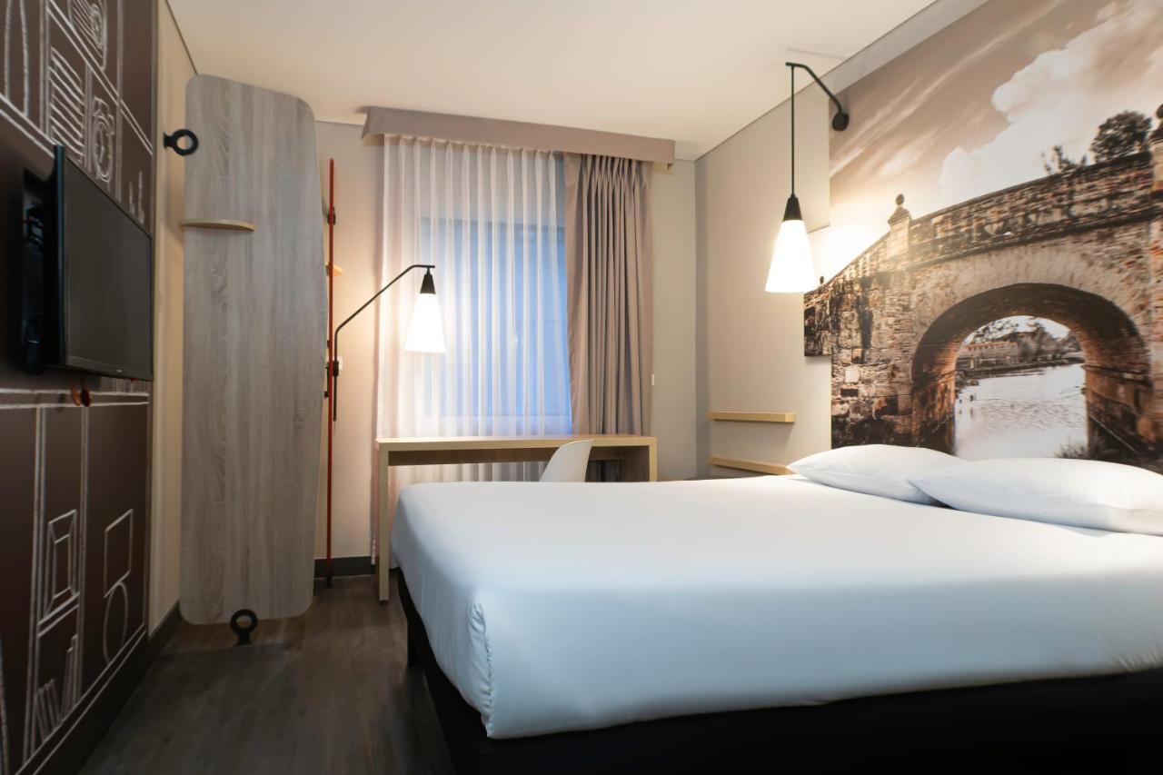 Ibis Chia Hotel Bagian luar foto