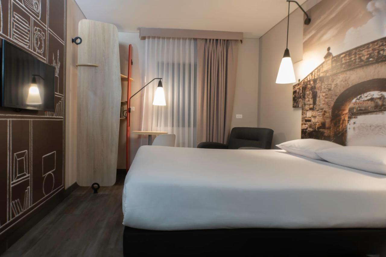 Ibis Chia Hotel Bagian luar foto