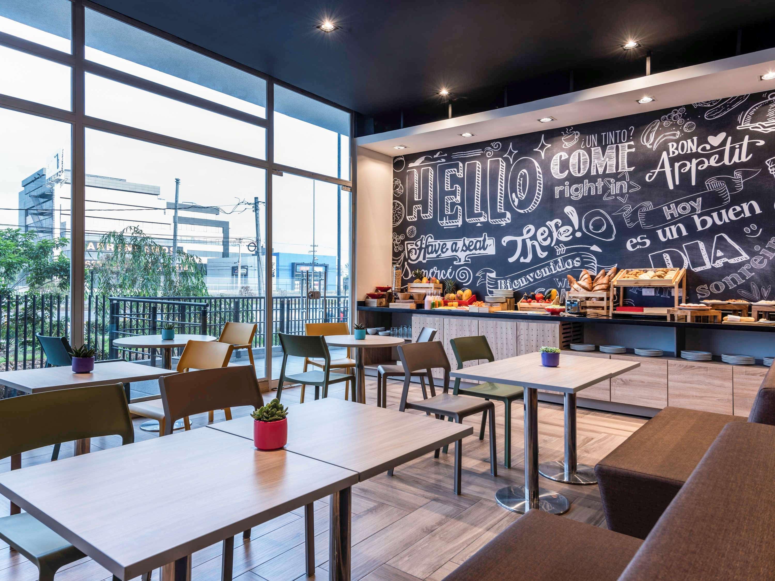 Ibis Chia Hotel Bagian luar foto
