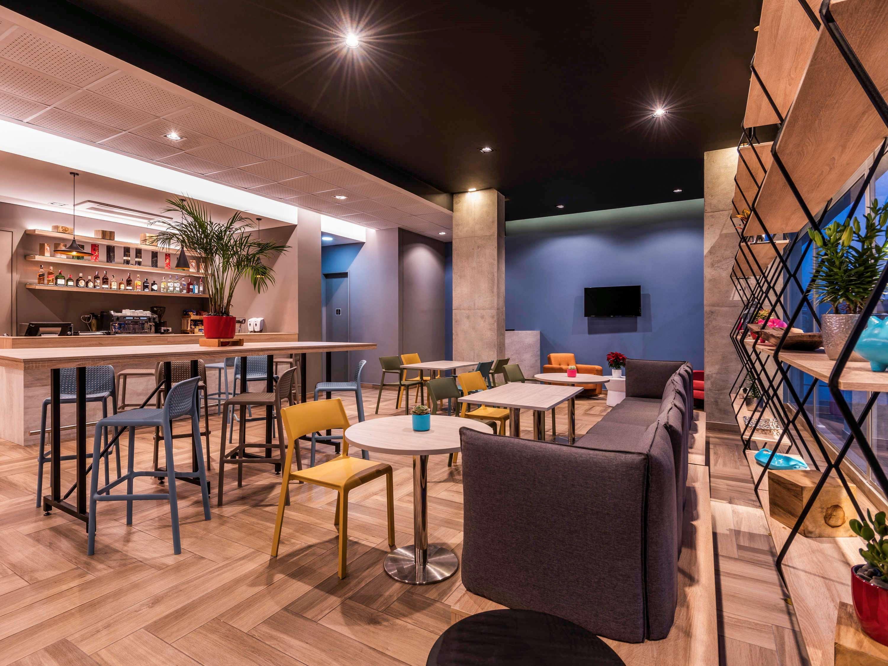 Ibis Chia Hotel Bagian luar foto