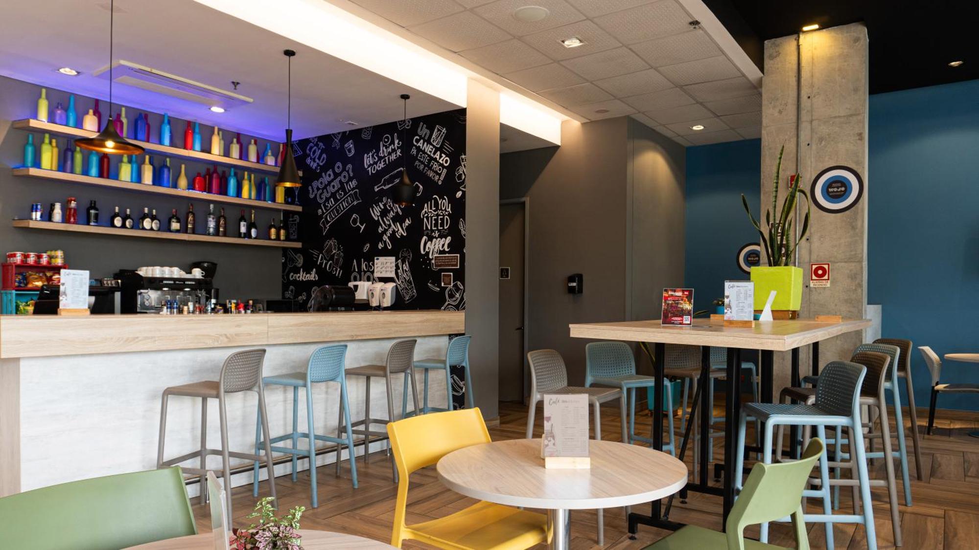 Ibis Chia Hotel Bagian luar foto