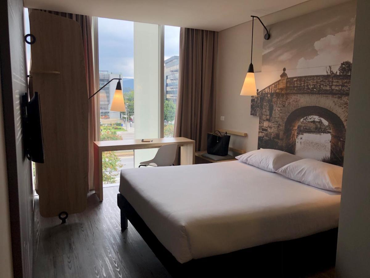 Ibis Chia Hotel Bagian luar foto