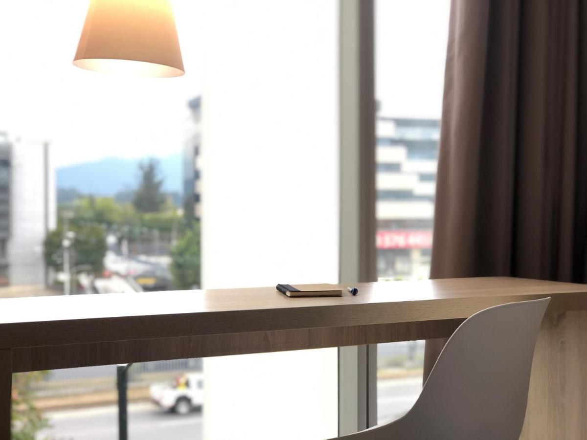 Ibis Chia Hotel Bagian luar foto